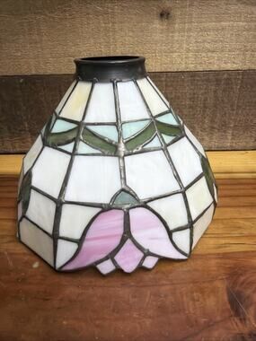 Vtg Tiffany Style Stained Glass Floral Pink Tulip Shade Cottagecore Flaw